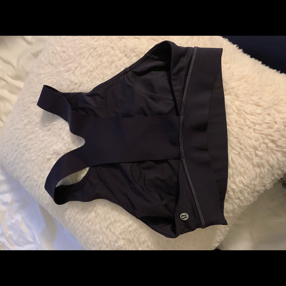 Lululemon bra size 4